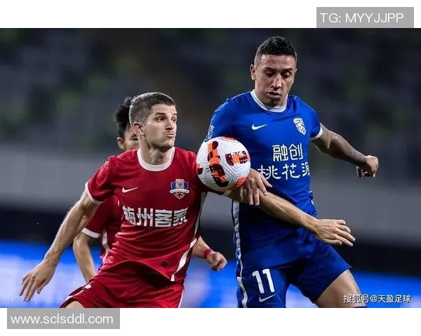 梅州客家迎战武汉队全力争胜展现足球激情与团队精神